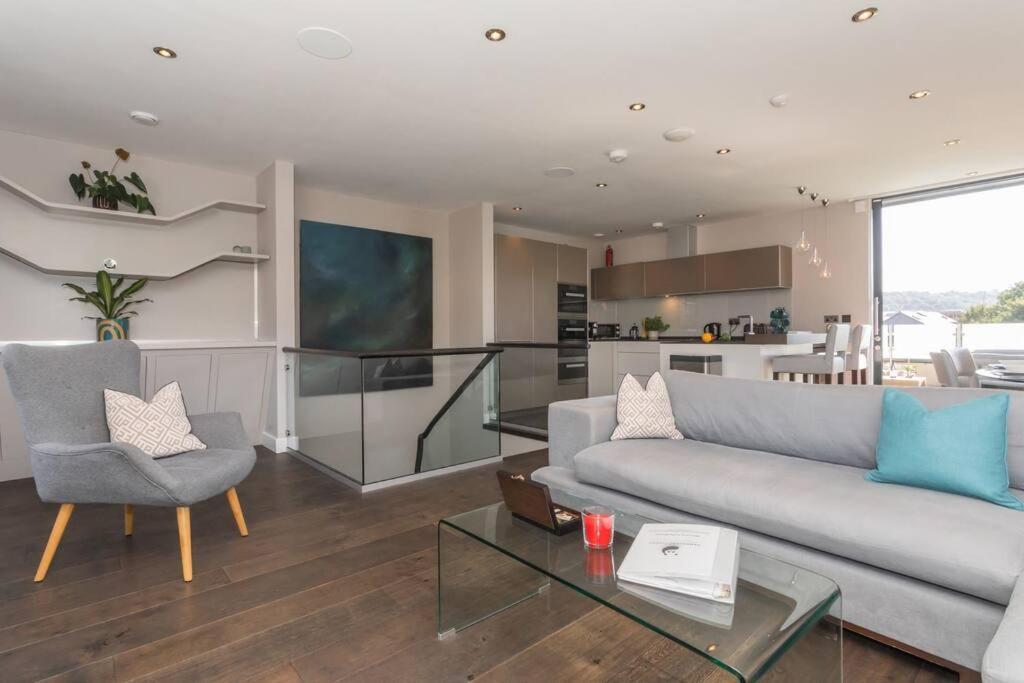 Stylish Penthouse Apartment With Hot Tub Bath Exterior foto